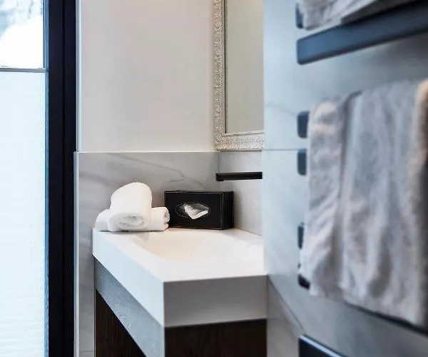 Alpina 4* Ισγκλ