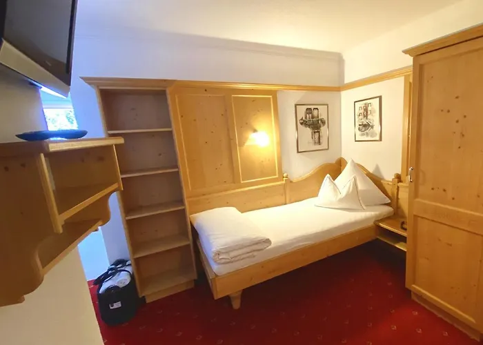 Ξενοδοχείο Alpina Ισγκλ