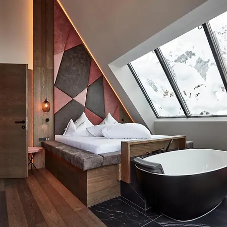 Alpina Hotel 4*