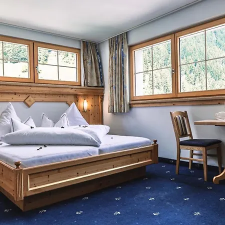 Alpina Hotel 4*