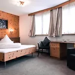 Alpina Hotel 4*
