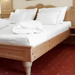 Alpina Hotel
